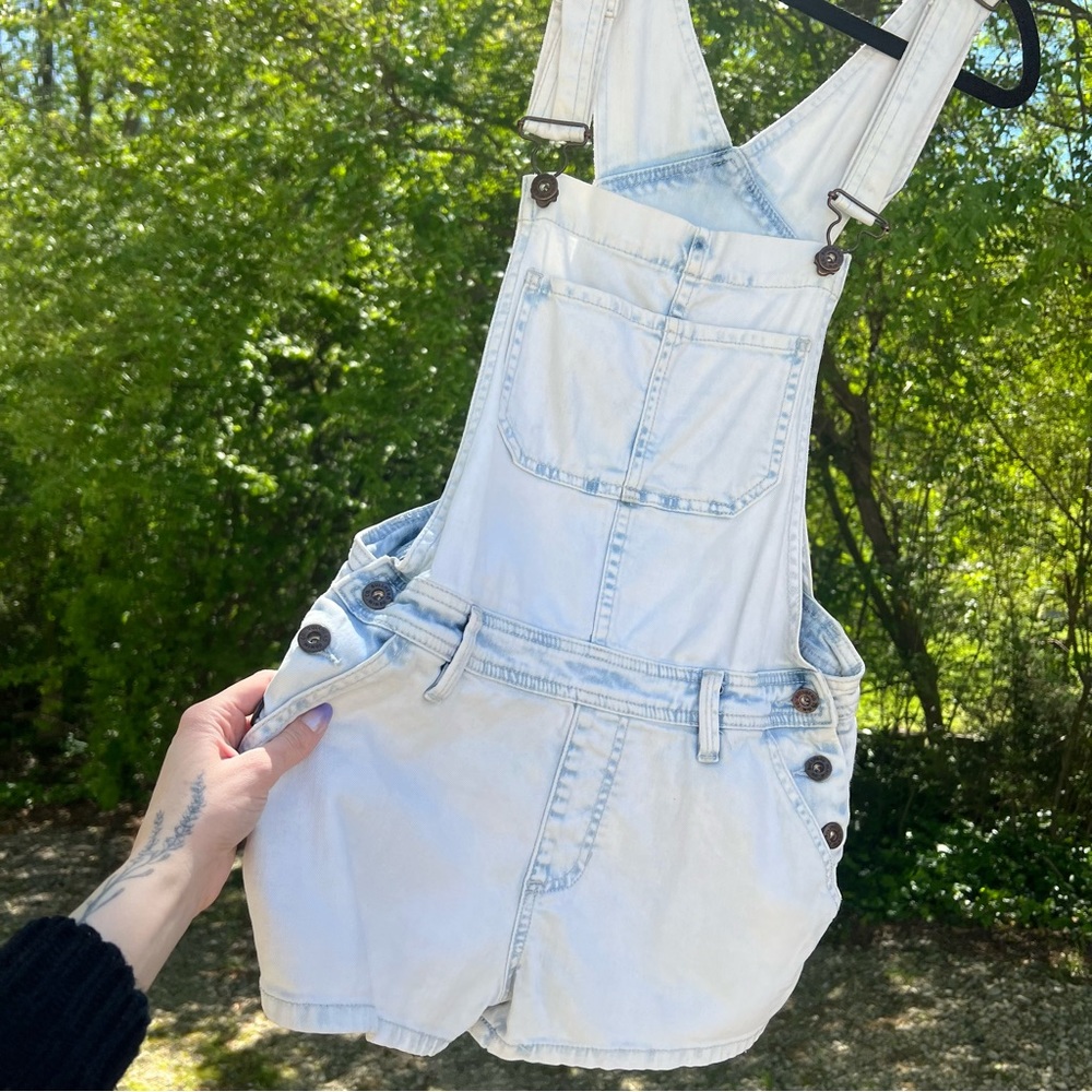 Lightly Worn Overall Shorts